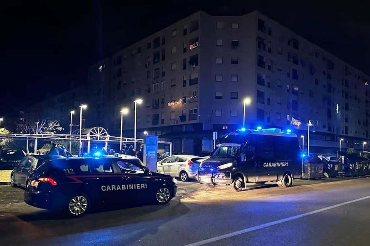 Armati di pistola entrano in un bar di Roma per un regolamento di conti Armati di pistola entrano in un bar di Roma per un regolamento di conti