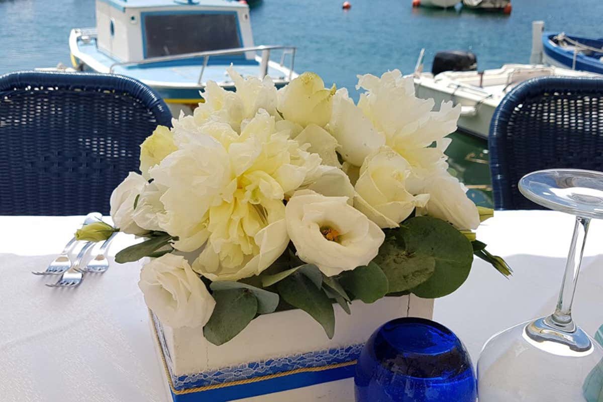 Tavolo con vista da Caracalè Procida “dentro”: viaggio tra ristoranti e alloggi in cui assaporare la vera bellezza Tavolo con vista da Caracalè Procida “dentro”: viaggio tra ristoranti e alloggi in cui assaporare la vera bellezza