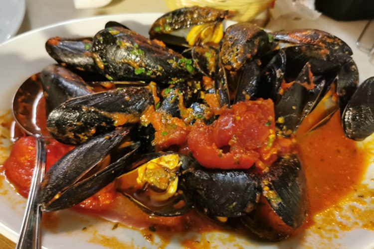 Zuppa di cozze - Coral Reef a Terrasini Piatti ricchi, carichi di gusto
