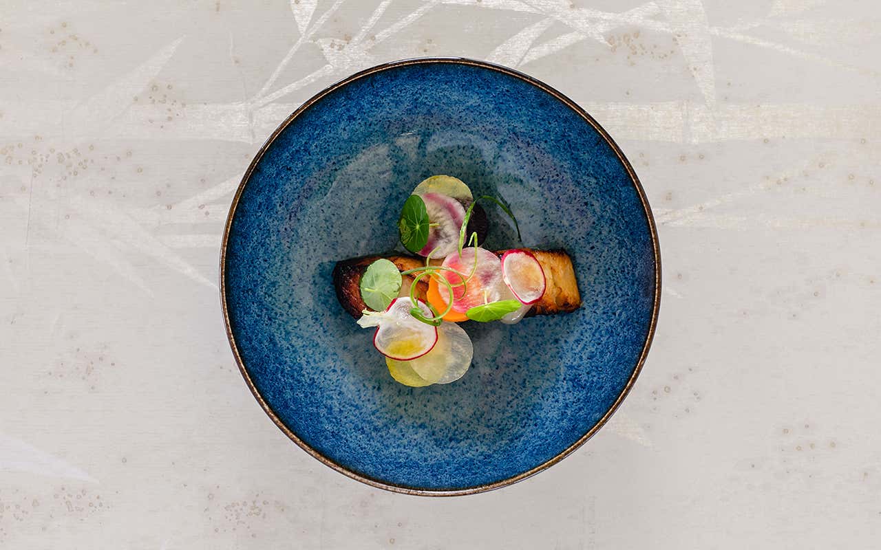 Carbonaro yuzu, tofu, verdure croccanti Armani Hotel Milano compie 10 anni e festeggia con i piatti cult del decennio