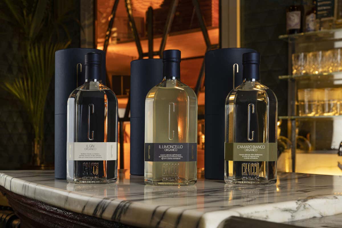 I nuovi distillati di Carlo Cracco Carlo Cracco presenta i suoi distillati I nuovi distillati di Carlo Cracco Carlo Cracco presenta i suoi distillati