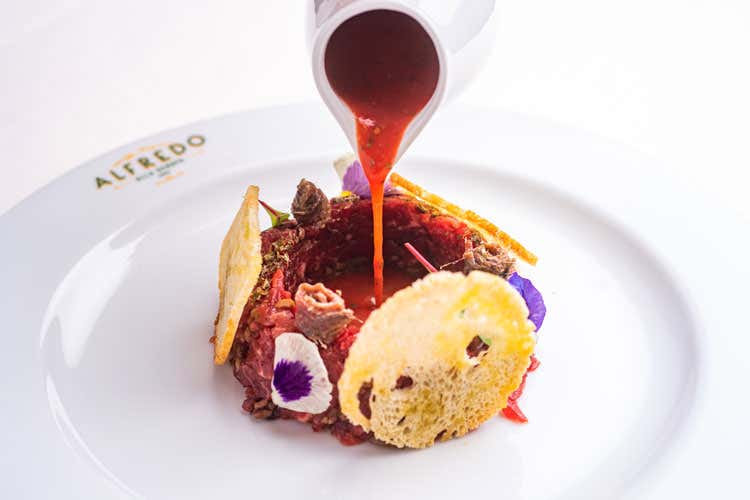 I piatti del nuovo menu sono a cura dello chef Mirko Moglioni - Alfredo si prende la Piazzetta Fettuccine, cocktail e nuovo menu