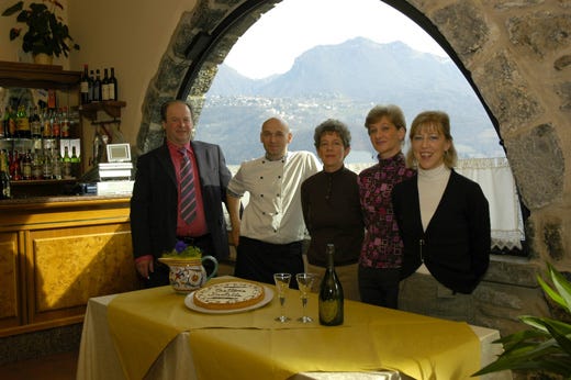 da sinistra: Giovanni Carobbio, Maurizio, Pasquina, Wilma e Renata Dentella