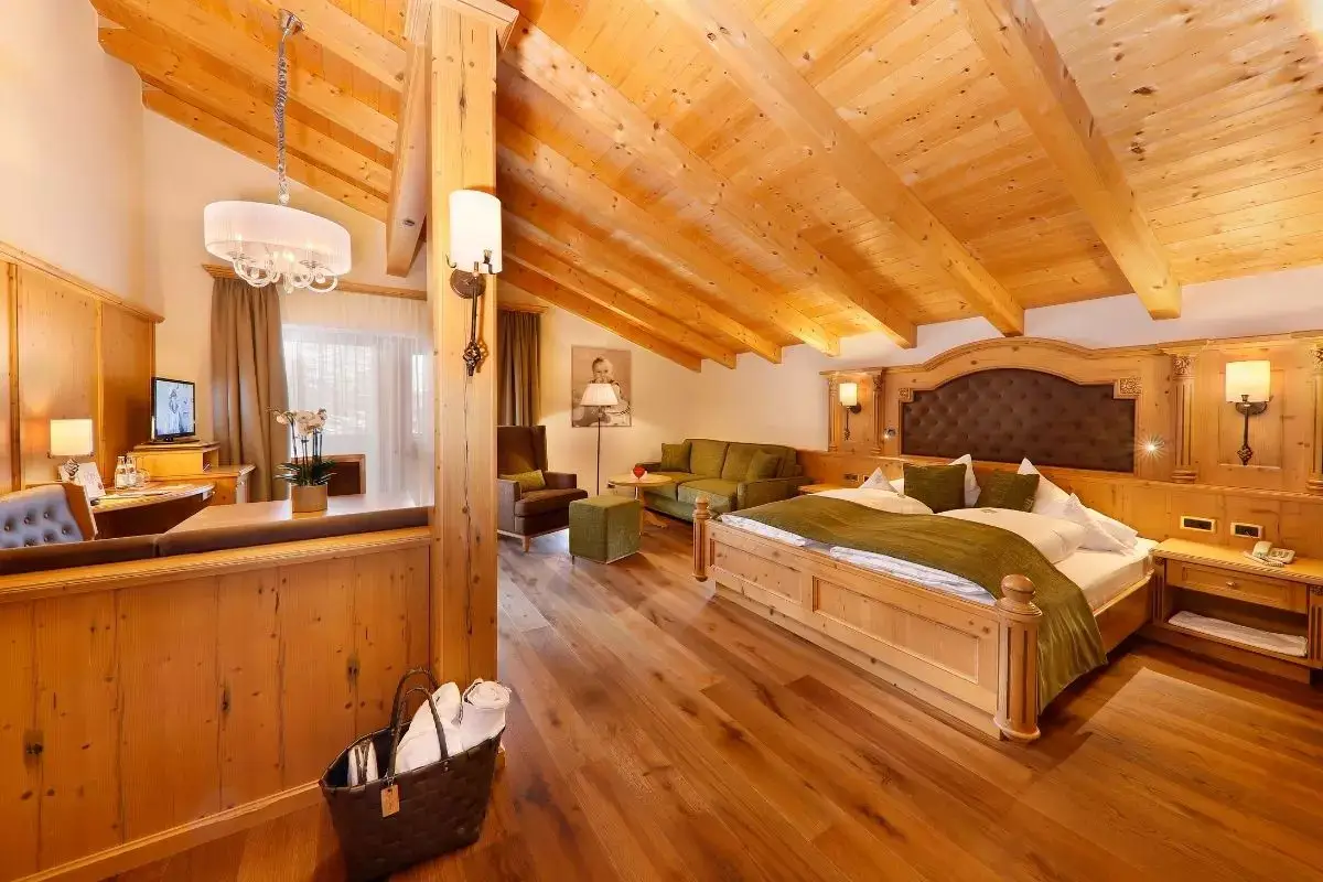 Caroline Suite