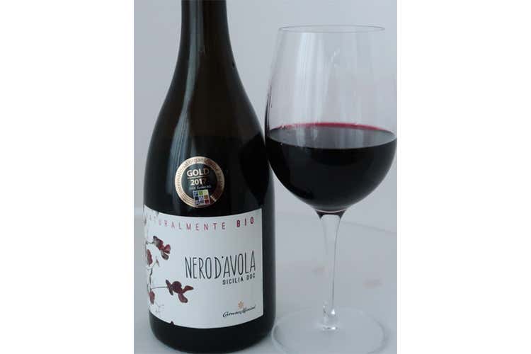 (Naturalmente bio Catarratto 2017 e Nero d’Avola 2016) (Naturalmente bio Catarratto 2017 e Nero d’Avola 2016)