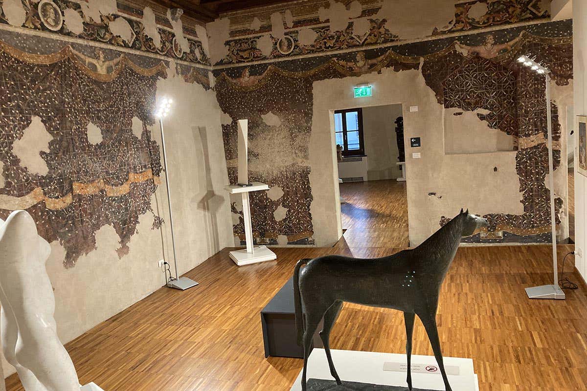 La mostra La forma dell’infinito Che forma ha l’infinito? Lo svela una mostra a Udine La mostra La forma dell’infinito Che forma ha l’infinito? Lo svela una mostra a Udine