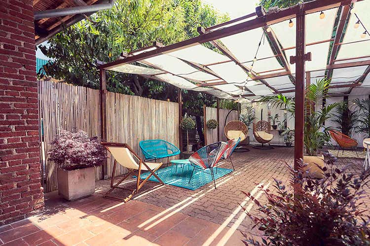 Il cortile esterno (CasaGoffi, fresco ristoro lungo la riva del Po)