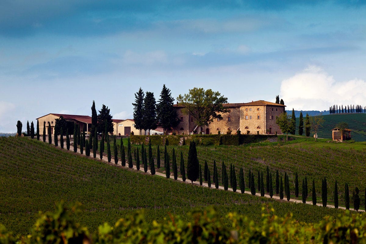 Casale dello Sparviero Casale dello Sparviero, vini e resort per godersi il meglio della Toscana