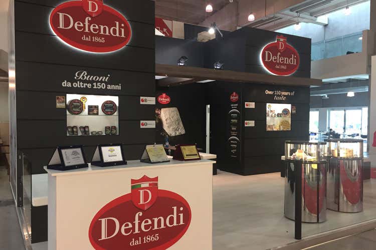 (Caseificio Defendi fa la voce grossa Il fatturato cresce e i premi aumentano) (Caseificio Defendi fa la voce grossa Il fatturato cresce e i premi aumentano)