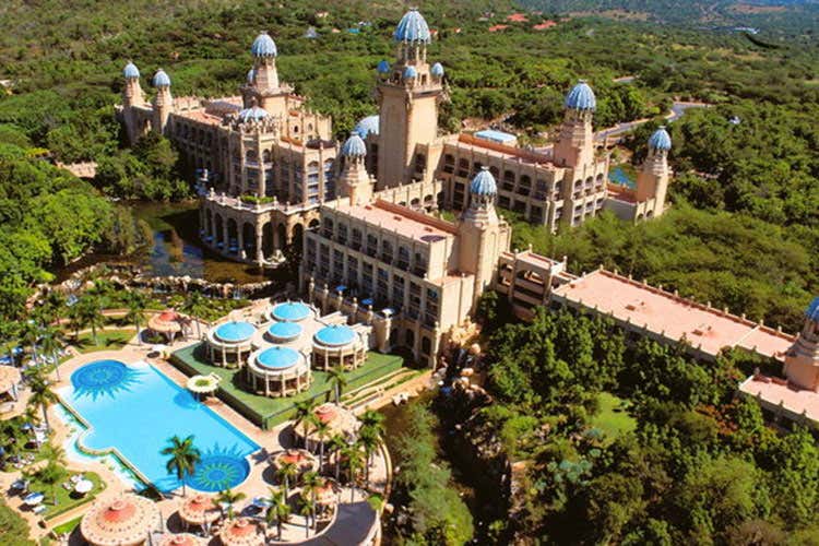 (Casin&ograve; lussuosi in giro per il mondo con uno sguardo ai ristoranti)