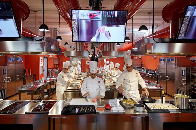 Video tutorial, webinar, consulenze a distanza - Formazione dall'aula al digitale Cast Alimenti è pronta a ripartire Video tutorial, webinar, consulenze a distanza - Formazione dall'aula al digitale Cast Alimenti è pronta a ripartire
