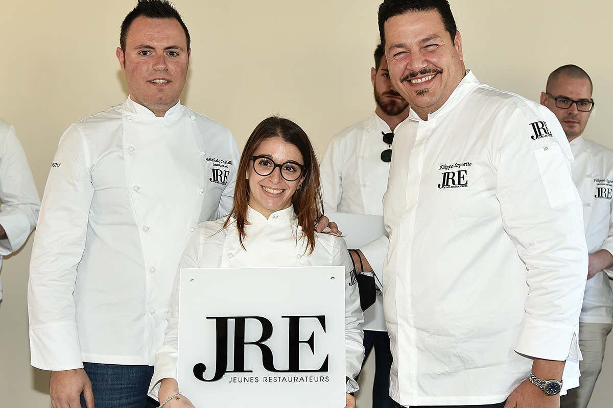 Michele Castelli e Virginia Caravita e Filippo Saporito Jeunes Restaurateurs Italia, cinque nuovi cuochi nell&rsquo;associazione