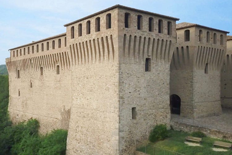 L'esterno del Castello di Varano