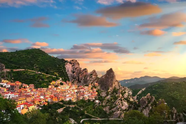 Castelmezzano&nbsp; Dolomiti Lucane, un territorio da vivere tra natura e adrenalina