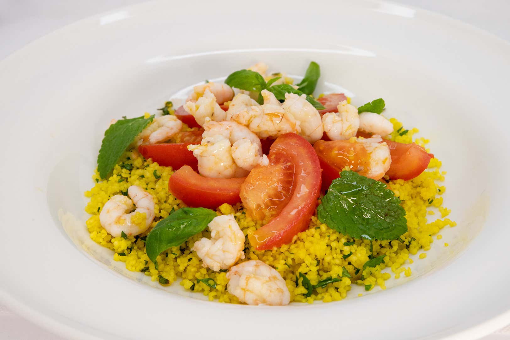 Catalana di gamberi bianchi con tabouleh con pomodoro ed erbe Il mare al centro di Roma: La Rosetta diventa anche Café Oyster bar