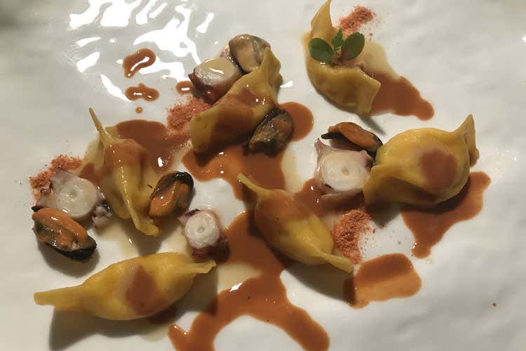 (A Cavernago brilla la stella de Il Saraceno Il pesce di Roberto Proto un plus)