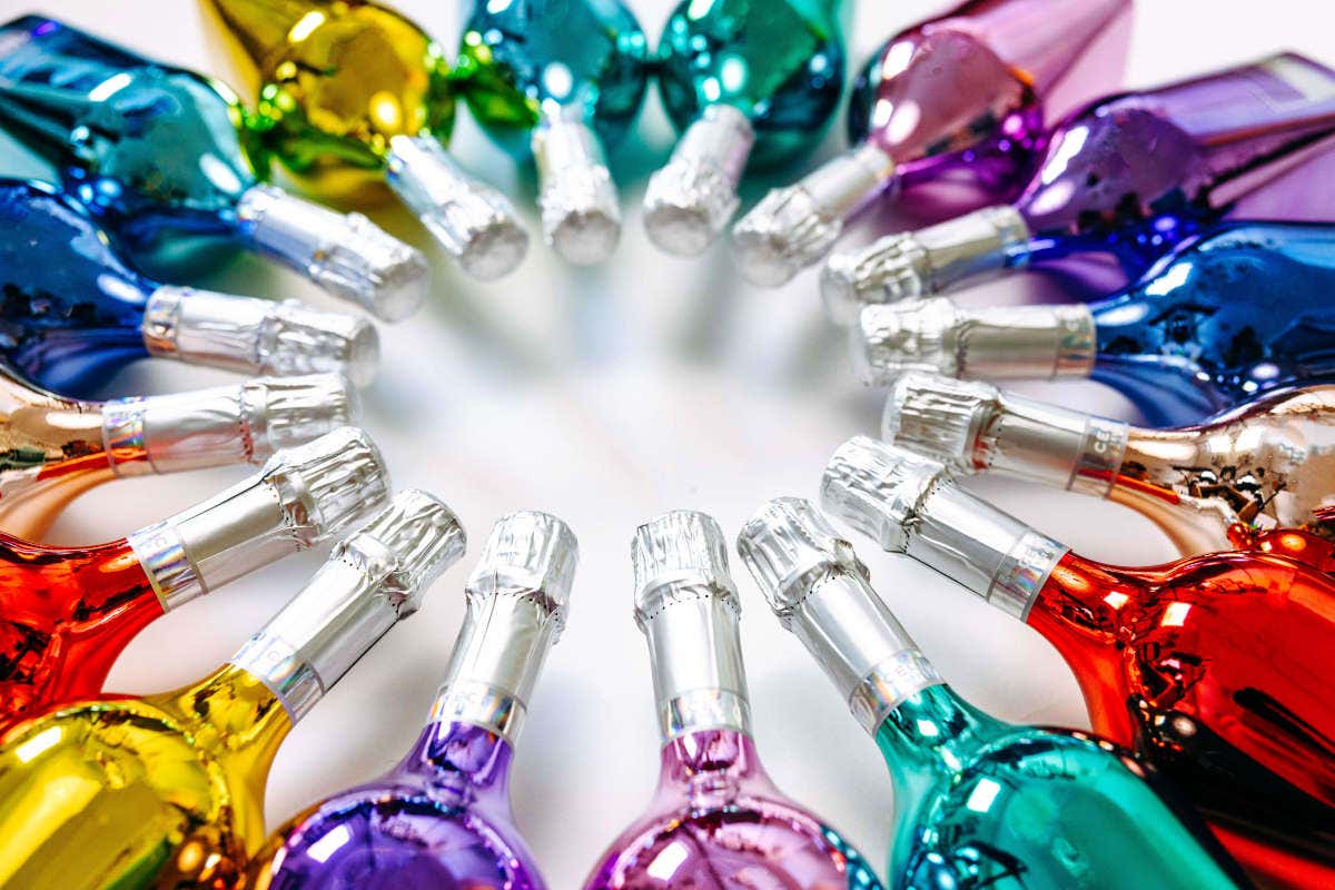 Nuova collezione di bottiglie colorate per l’Otello Brut di Ceci 1938