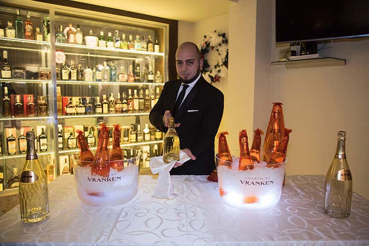 (Chalet Royal a San Giovanni Rotondo Vranken Pommery protagonista in tavola)