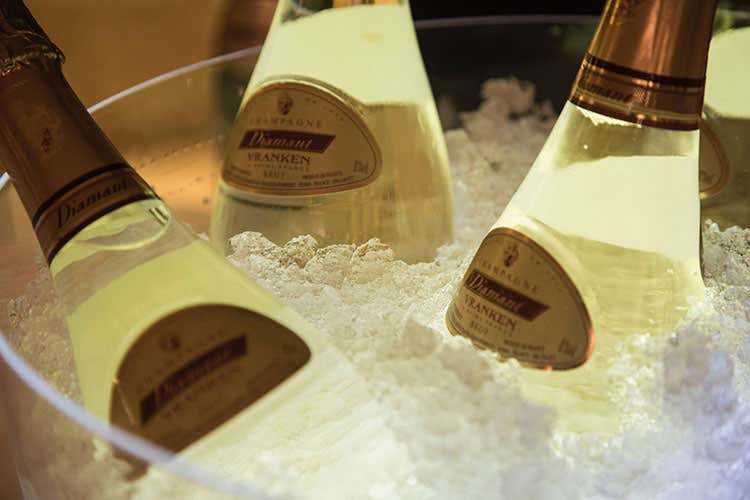 (Chalet Royal a San Giovanni Rotondo Vranken Pommery protagonista in tavola)