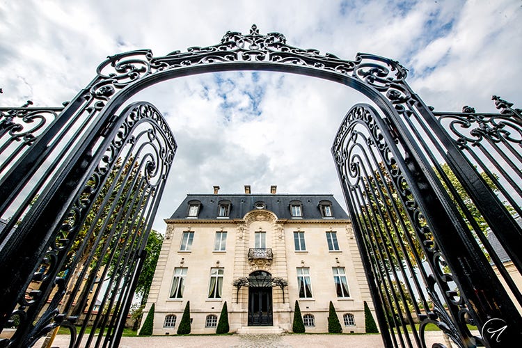 La Maison de Venoge è ambasciatrice nel Mondo per lo Champagne da 180 anni - Champagne De Venoge Lo chef D’Auria nuovo cavaliere