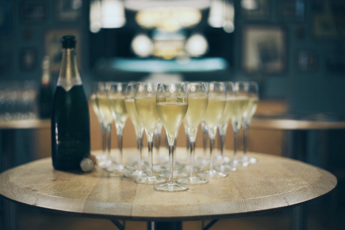 Il 28 ottobre si celebra lo Champagne Day  È lo Champagne Day: ecco dieci curiosità tra glamour e tradizione