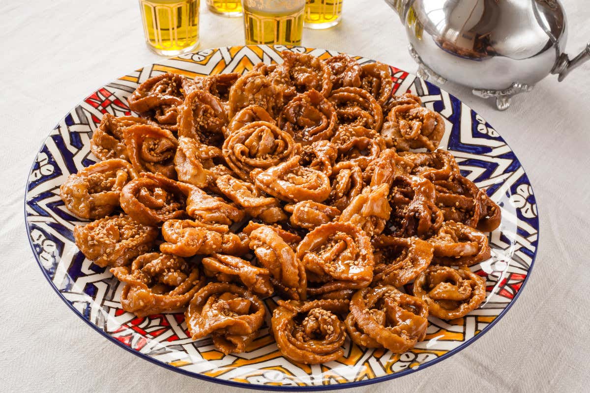 Ramadan a tavola: come funziona, piatti tipici e consigli per mangiare bene