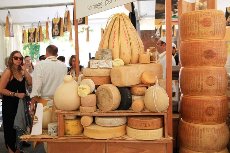 Cheese ai nastri di partenza Focus sulla biodiversità dei formaggi Cheese ai nastri di partenza Focus sulla biodiversità dei formaggi