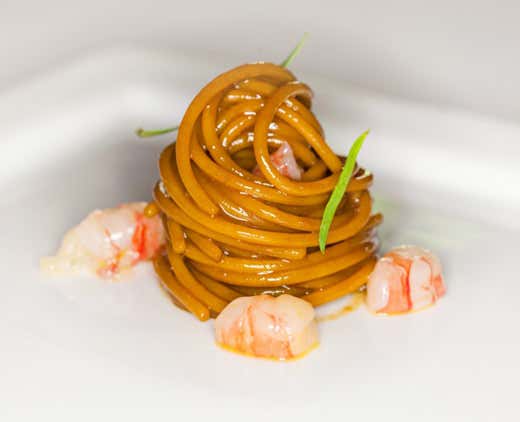 Vermicelli di grano duro con crudo e cotto di gamberi viola e dragoncello