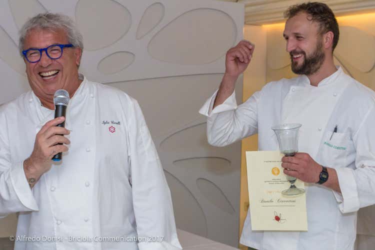 Igles Corelli e Daniele Ciavattini - Chef’s Cup Contest, vince Ciavattini Premiato il piatto ispirato a Nonna Papera Igles Corelli e Daniele Ciavattini - Chef’s Cup Contest, vince Ciavattini Premiato il piatto ispirato a Nonna Papera