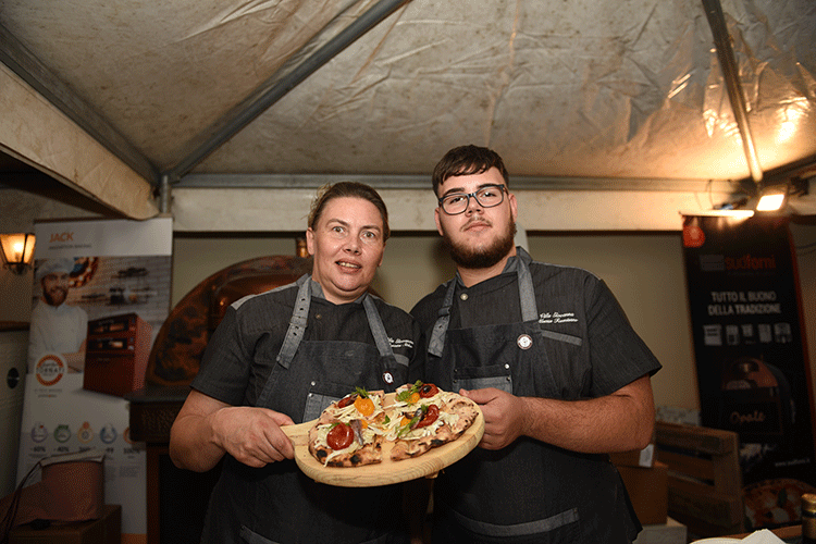Grande protagonista anche la pizza (Chianti Gourmet ExperienceIl piacere del food&drink italiano) Grande protagonista anche la pizza (Chianti Gourmet ExperienceIl piacere del food&drink italiano)