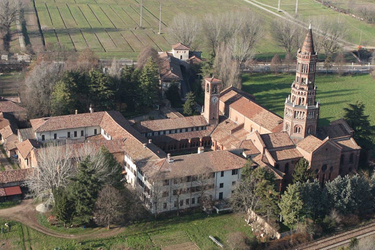 (Chiaravalle, un antico borgo da riscoprire Un viaggio alle origini del Grana Padano)
