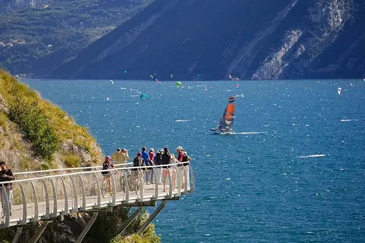 La Ciclopedonale dei sogni di Limone sul Garda &egrave; considerata la passerella pi&ugrave; spettacolare d&rsquo;Europa Quante cose da fare a Brescia Tra storia, arte, natura e gite
