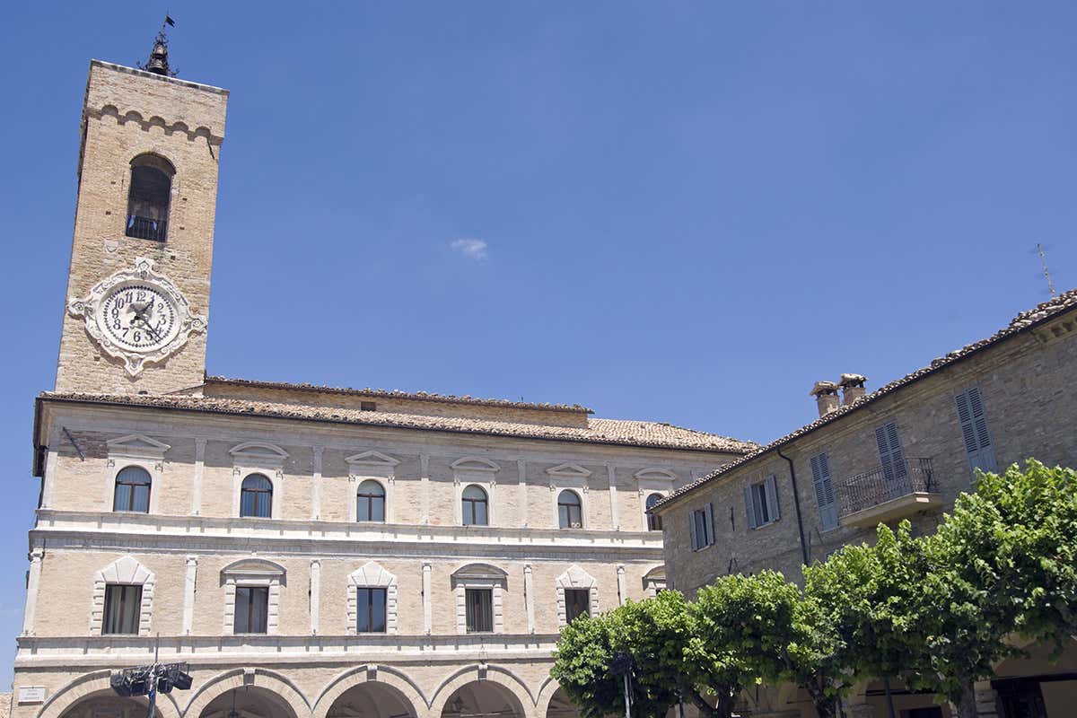 Cingoli A cinque piccoli borghi italiani la Bandiera arancione