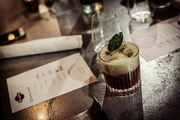 (Cinque whisky distribuiti Martini in un food pairing da stella Michelin)