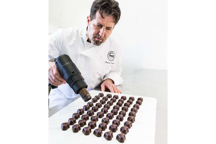 Stefano Collomb (Cioccolato e Prugne della California nelle creazioni di Stefano Collomb) Stefano Collomb (Cioccolato e Prugne della California nelle creazioni di Stefano Collomb)