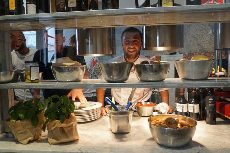 Ciro Oliva (Ciro Oliva delizia e tutela il Rione Sanit&agrave; Sapori tipici e vera attenzione al territorio)