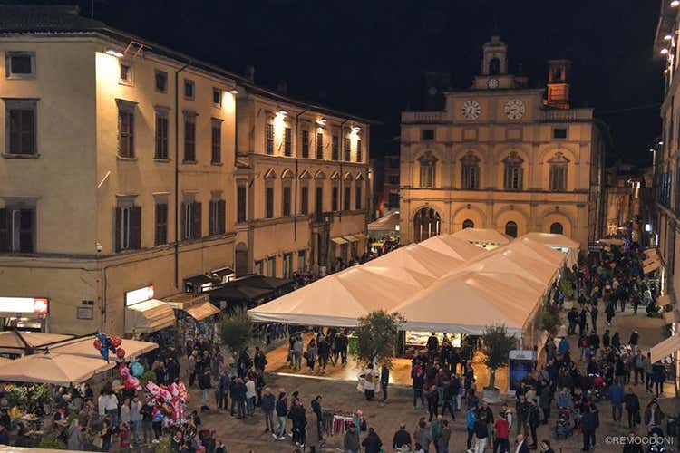 Una recente edizione della festa (Citt&agrave; di Castello 40 anni di tartufo bianco)