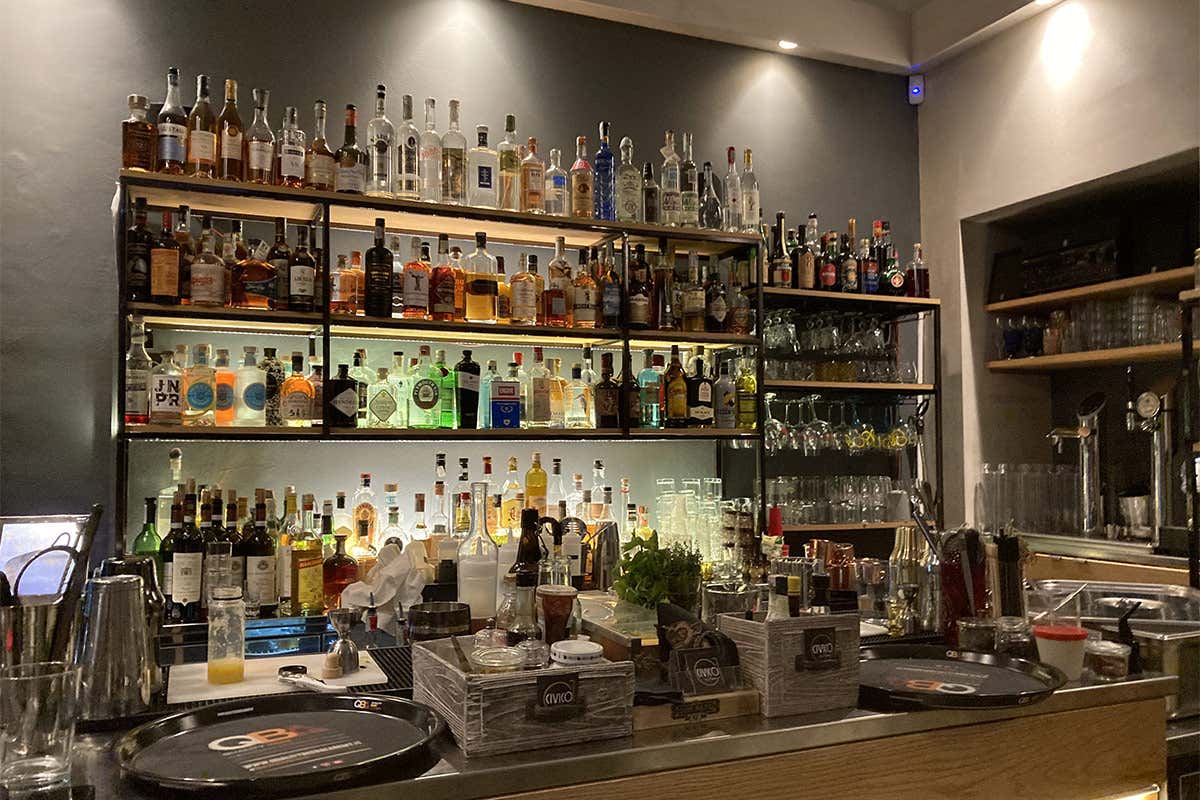 Il locale &egrave; aperto come Vino e cocktail experience