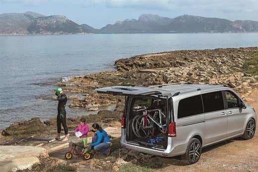 http://www.mercedes-benz.it/content/italy/mpc/mpc_italy_website/it/home_mpc/passengercars/home/new_cars/models/v-class/v-class.flash.html#_int_passengercars:home:model-navi:v-class