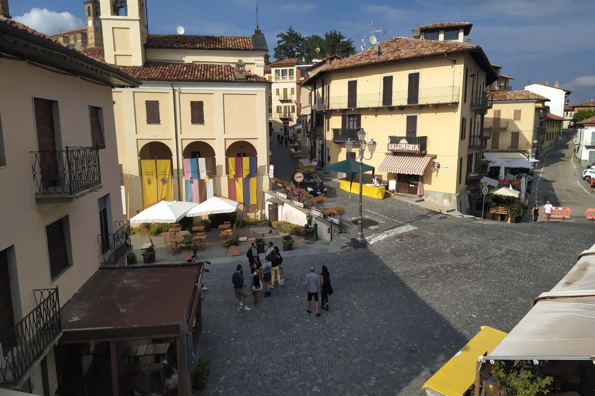 Il paese di Cocconato Cocco Wine, grande festa in Monferrato con la Barbera