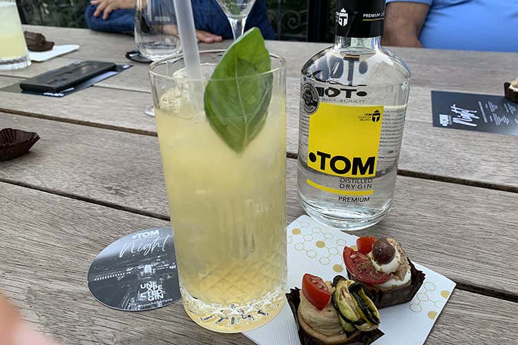 Il cocktail Tom's Flagship di Giorgio Cornalba Tom, premium dry gin di Milano