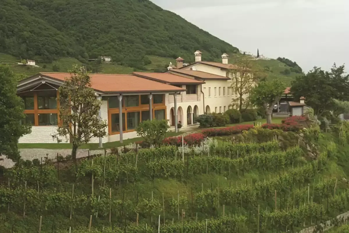 La sede di Col Vetoraz Spumanti a Santo Stefano di Valdobbiadene (Tv) Col Vetoraz, a Vinitaly va in scena l&rsquo;identit&agrave; di un territorio