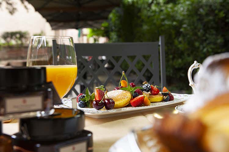 Colazione d'estate al San DomenicoDieci portate servite in giardino