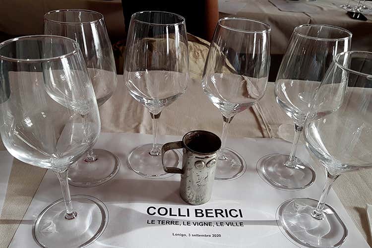 In degustazione annate e tipologie diverse di Tai Rosso - Colli Berici, microcosmo di cantine dove la parola d'ordine &egrave; Rispetto