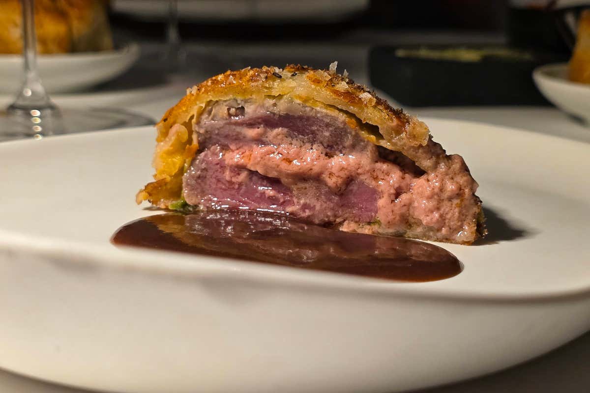 In Riva a Numana: un tocco francese tra mare cristallino e le colline del Conero