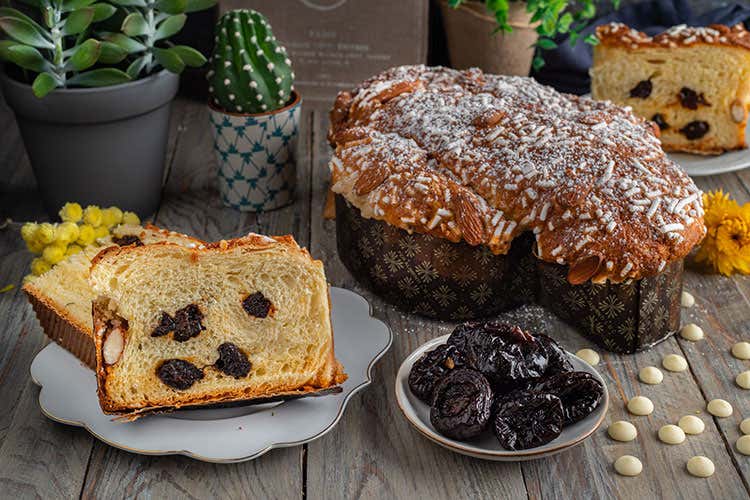 Colomba con Prugne della California di Sonia Peronaci - Colomba regina dei dolci pasquali Lievito madre e ingredienti naturali