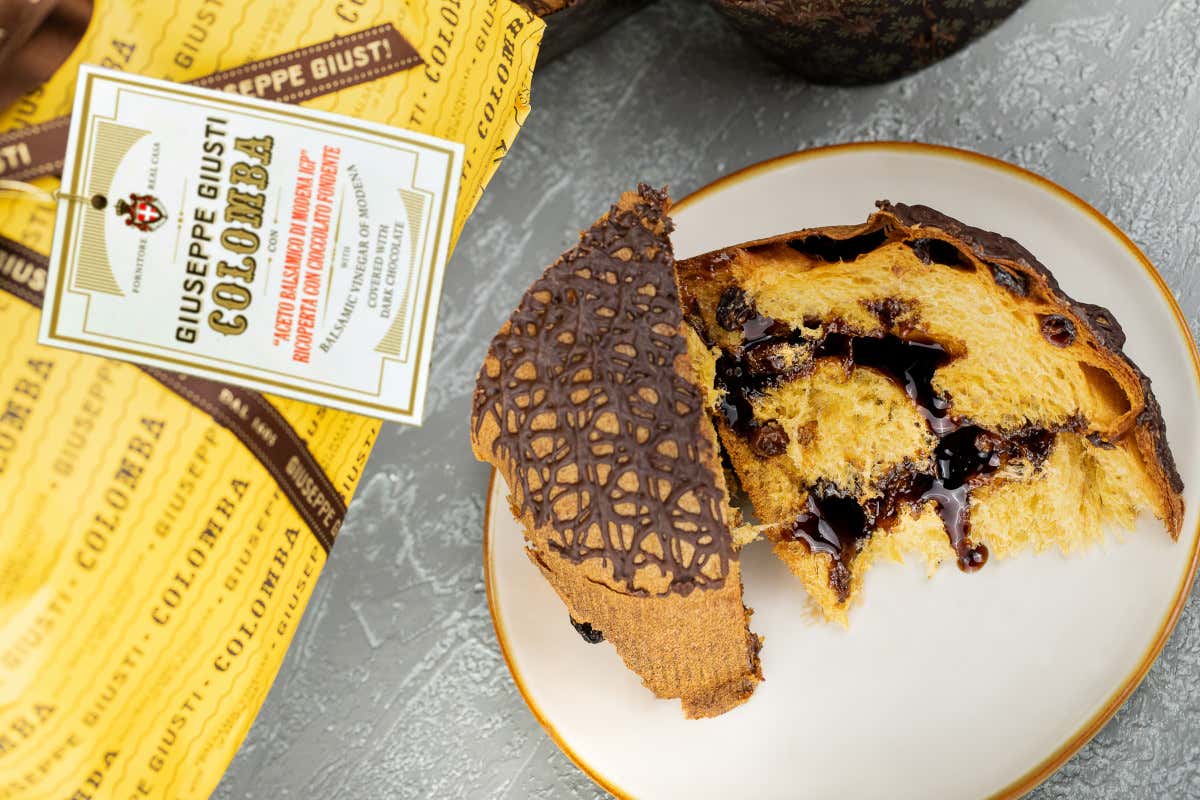 Colomba Giusti all'Aceto Balsamico di Modena Igp e al Vermouth, particolare Aceto Balsamico di Modena Igp e Vermouth Giusti è la colomba di Acetaia Giusti