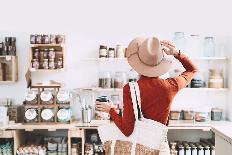 I punti vendita nei piccoli centri urbani e in provincia gioveranno dei nuovi modelli d’acquisto - Come e dove si farà la spesa? Tra online e negozi di quartiere