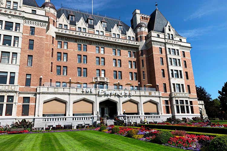 La facciata del Fairmont Empress dal giardino (Comfort firmato Fairmont con affaccio sul Pacifico) La facciata del Fairmont Empress dal giardino(Comfort firmato Fairmont con affaccio sul Pacifico)