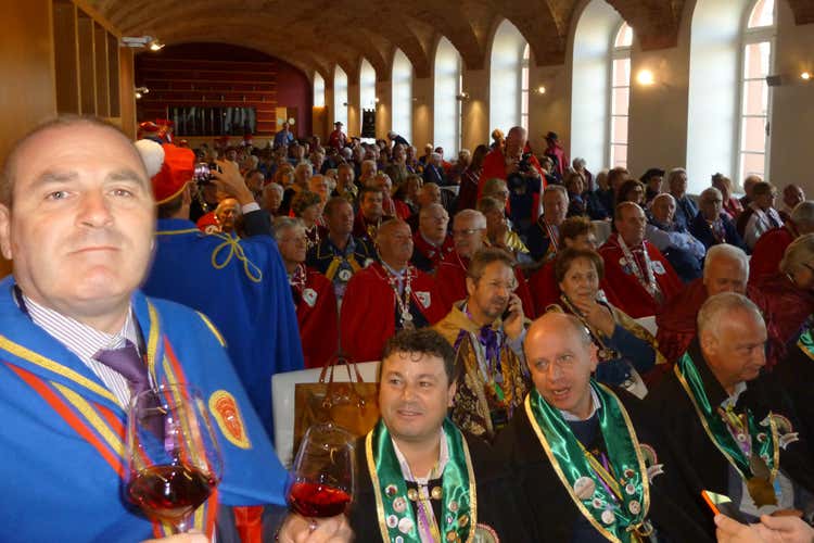 L'iniziativa ha coinvolto circa 300 persone (Le Confraternite enogastronomichein raduno nel nome della trippa)